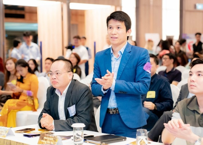 Đại diện cho Tập đoàn, ông Hoàng Hữu Yên tham gia chương trình trong vai trò thành viên Hội đồng Nhà đầu tư Mô phỏng