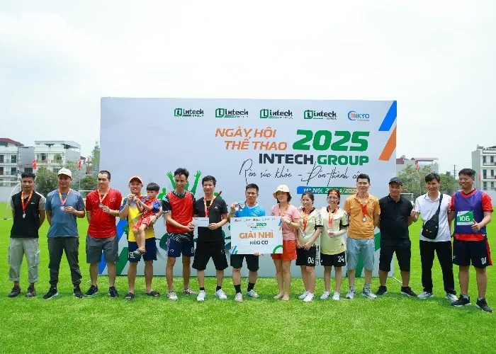 Trao giải nhì kéo co