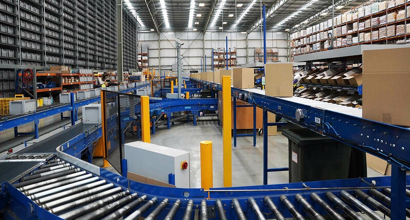 Giải pháp băng tải Intech phù hợp với nhu cầu trong kho hàng của bạn