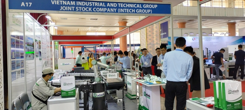 Choáng ngợp trước hệ thống vận chuyển tự động với công nghệ hàng đầu của Intech tại VIMF 2022