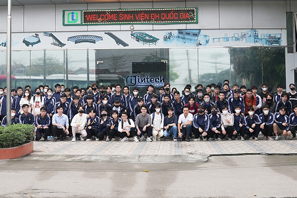 Đón tiếp sinh viên Đại học Công Nghệ, Đại học Quốc Gia Hà Nội tới tham quan, trải nghiệm nhà máy Intech Group