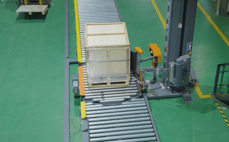 Băng tải chuyển pallet