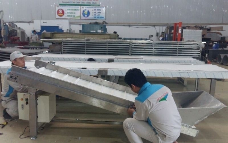 Băng tải PU dán gân