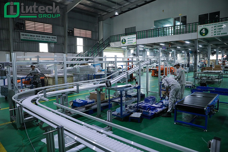 Băng tải xích nhựa cong