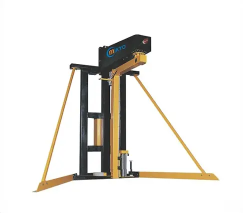 Máy quấn pallet cánh tay quay