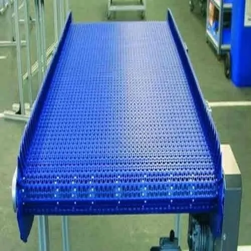 Plastic mesh conveyor belts: