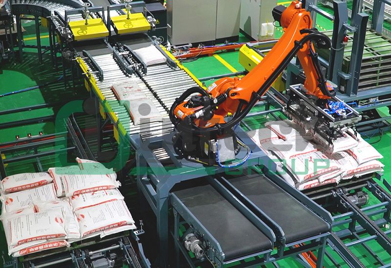 Robot bốc xếp hàng tự động
