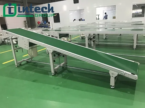Inclined conveyor