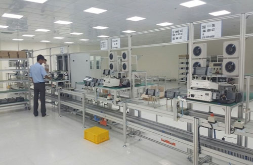 Hyundai display assembly line